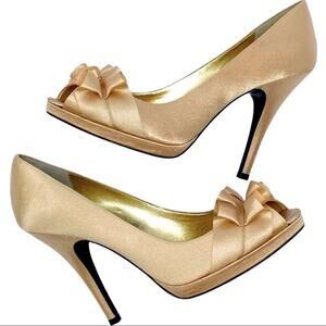 Nina New York Size 10 Pumps Satin Heels Formal Neutral Wedding Party Elegant